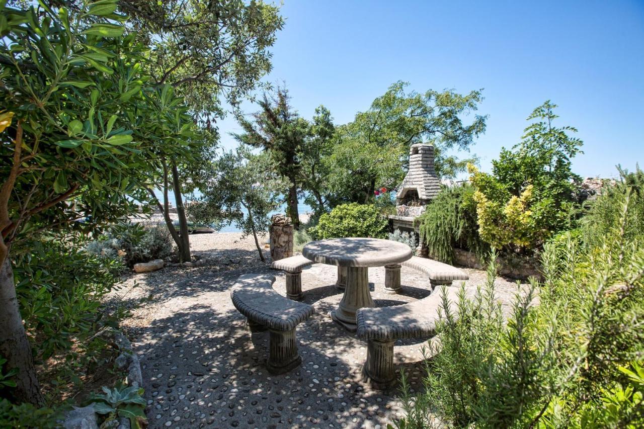Ferienhaus Elena Karlobag Buitenkant foto